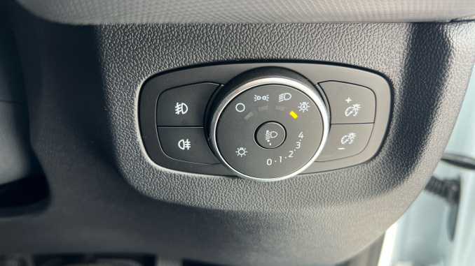 Ford Tourneo Courier 100kW Active 46kWh 5dr Auto Electric Estate - Image 35
